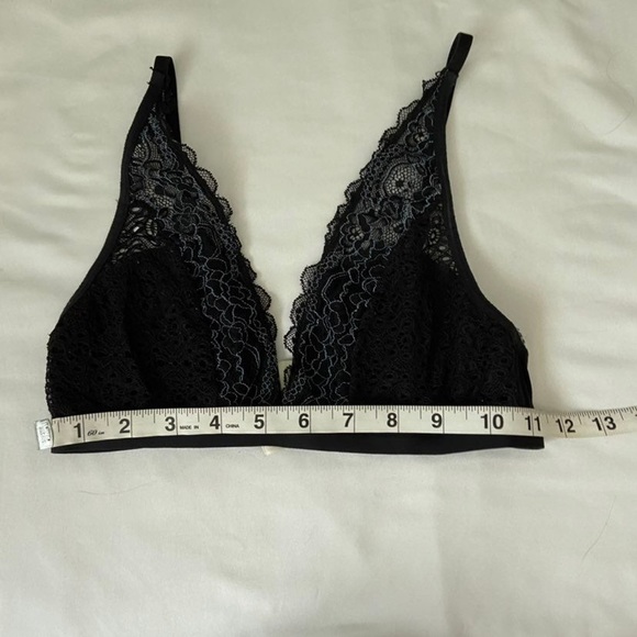 Black lace bralette - Picture 2 of 5